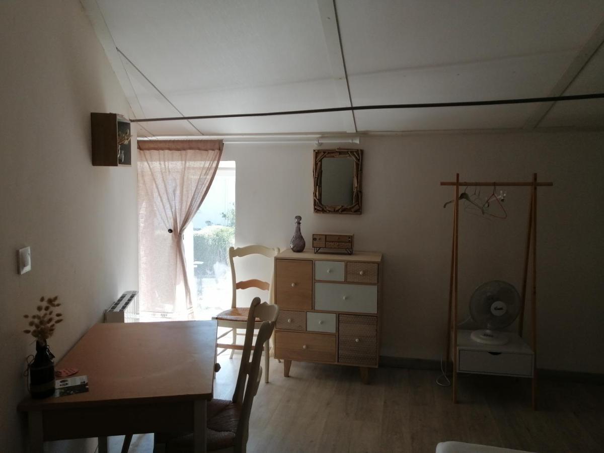 Chambres D'Hotes "La Source" Mareuil-sur-Lay Exterior photo