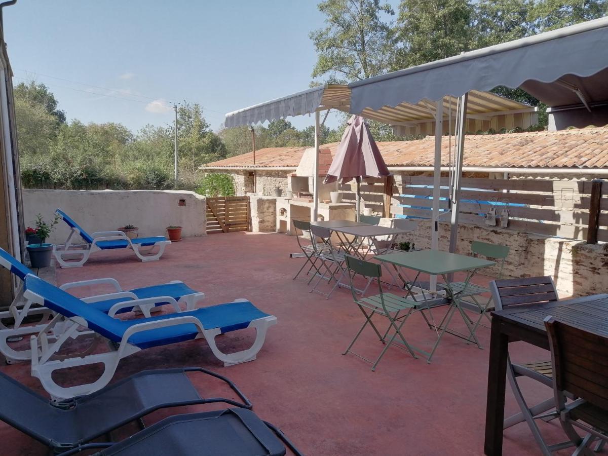 Chambres D'Hotes "La Source" Mareuil-sur-Lay Exterior photo