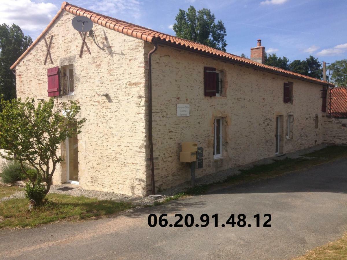 Chambres D'Hotes "La Source" Mareuil-sur-Lay Exterior photo